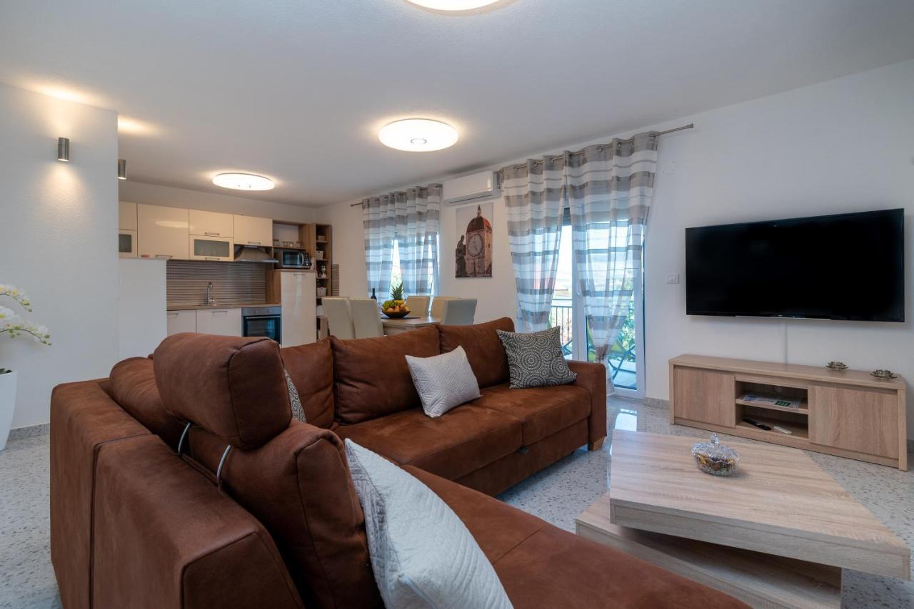 Apartment Gagula With Jacuzzi Trogir Exterior foto